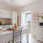 Helloapulia Center