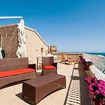 Helloapulia Center Hotel *