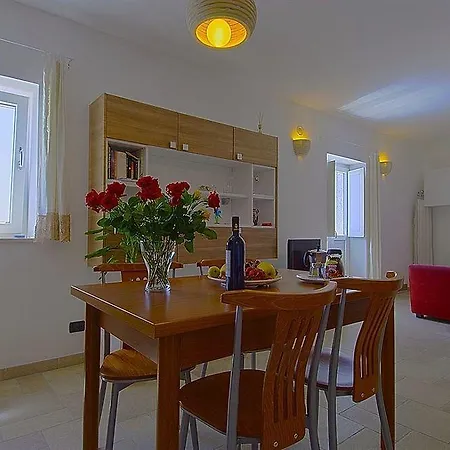 Hotell Helloapulia Center *