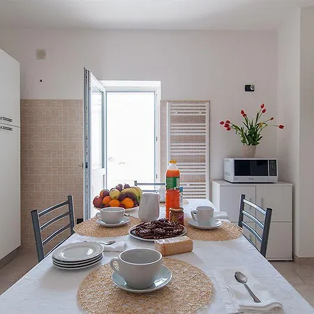 Hotell Helloapulia Center *