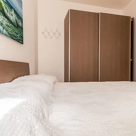 Helloapulia Center * 莫诺波利