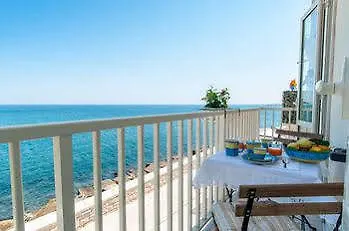 Helloapulia Center *